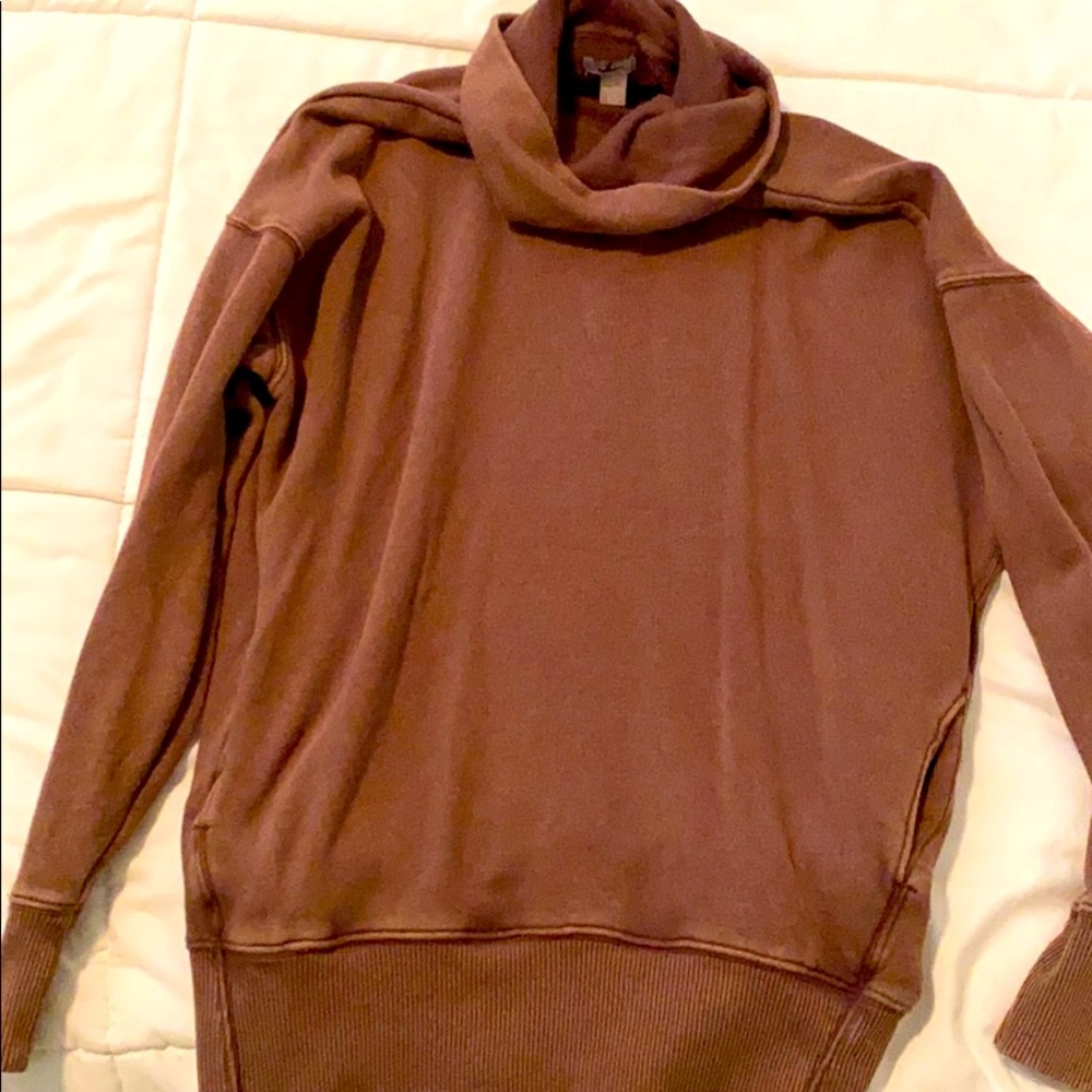 Turtle neck sweater/short dress with pockets